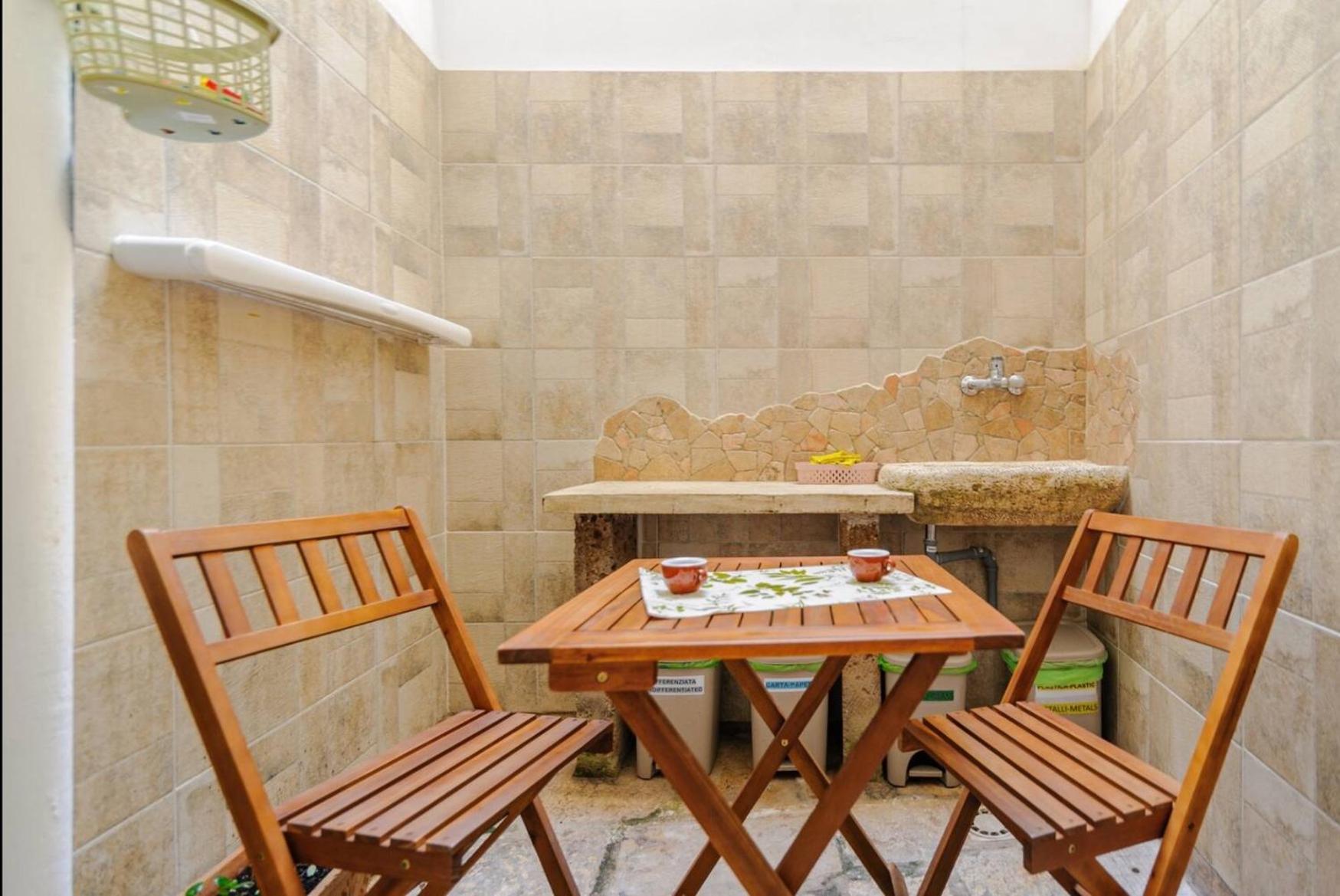 Honeyapartment Brindisi Bagian luar foto